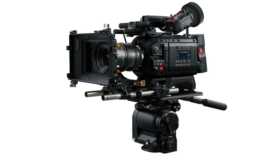 دوربین حرفه‌ای Blackmagic URSA Cine 12K LF